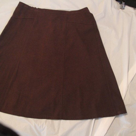 Suede looking brown skirt. Size XL, Notations brand. Good condition. - Picture 5 of 6